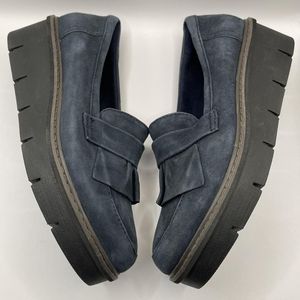 Clarks~Ultimate Comfort~Women's Airabell~Slip On Loafer~Navy Blue~No Box~7M